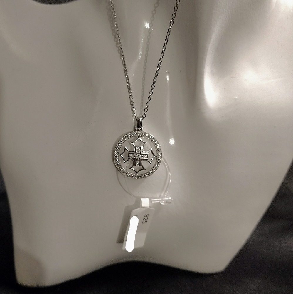 925 Sterling Silver Cubic Zirconia Cross in Circle